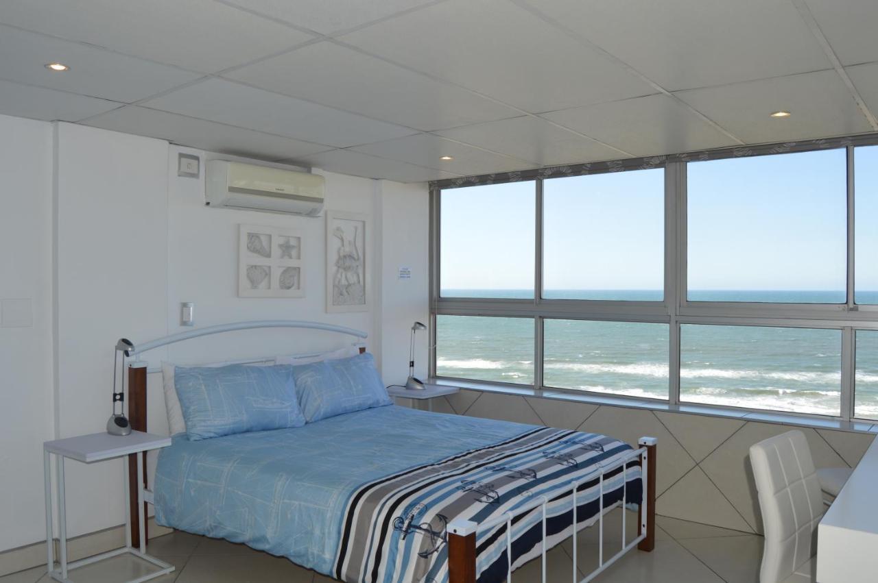 Accommodation Front - Classy 4 Sleeper With Ocean Views 다반 외부 사진