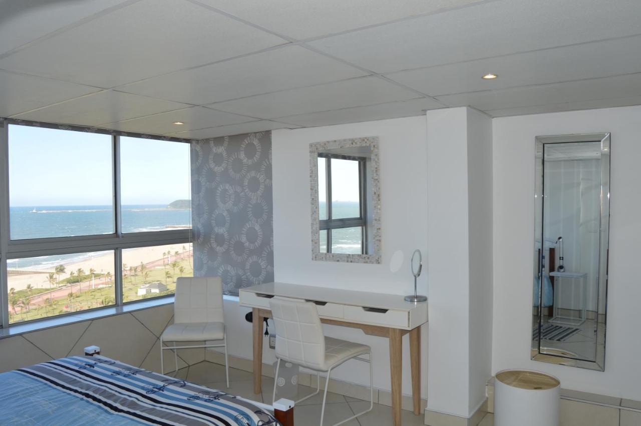 Accommodation Front - Classy 4 Sleeper With Ocean Views 다반 외부 사진